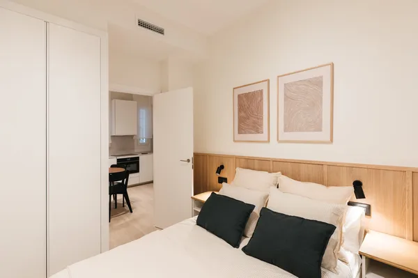 3-bedroom apartment on Calle Rodas - Image 6