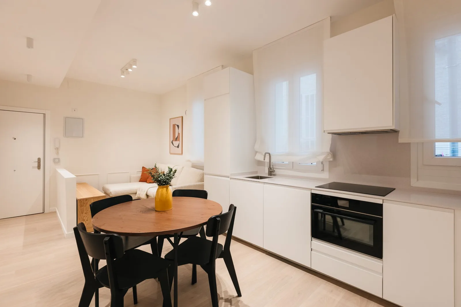 3-bedroom apartment on Calle Rodas