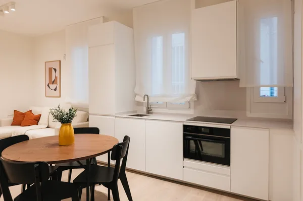 3-bedroom apartment on Calle Rodas - Image 8