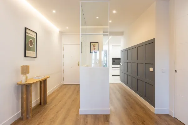 3-bedroom apartment in Avenida Filipinas - Image 2