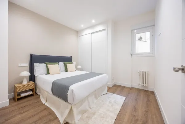 3-bedroom apartment in Avenida Filipinas - Image 4