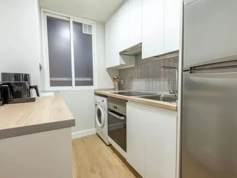 Piso de 1 dormitorio en Paseo Marqués de Zafra - Image 5