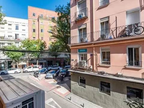 Piso de 1 dormitorio en Paseo Marqués de Zafra - Image 7